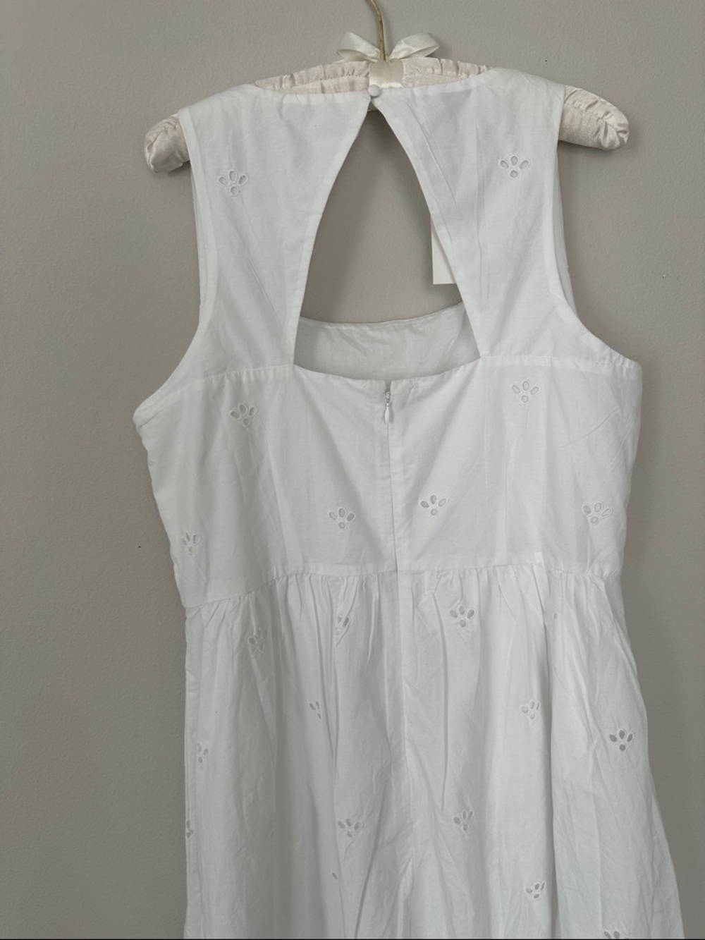 NWT Stunning Talbots White Eyelet Midi Dress - Picture 14 of 16